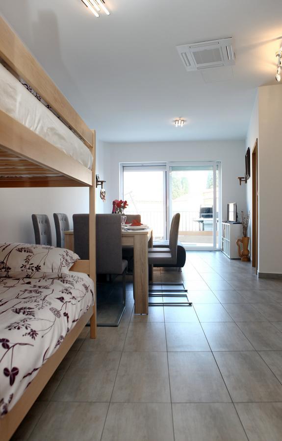 Charming San Simon Beach Apartment Jn Изола Екстериор снимка